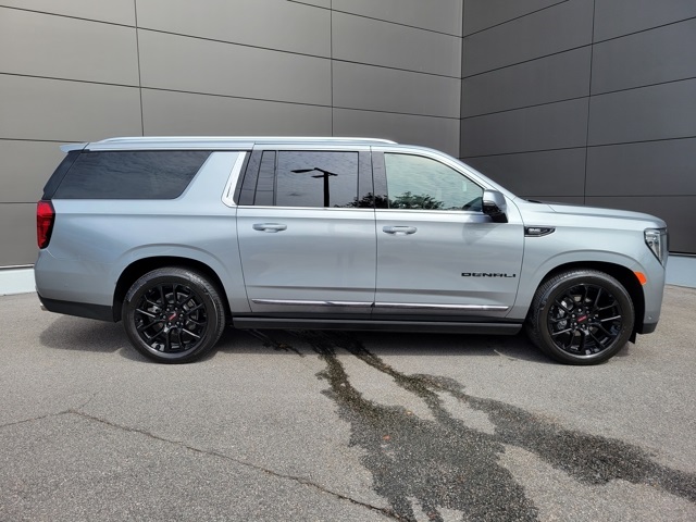 2024 Gmc Yukon XL Denali Ultimate photo 2