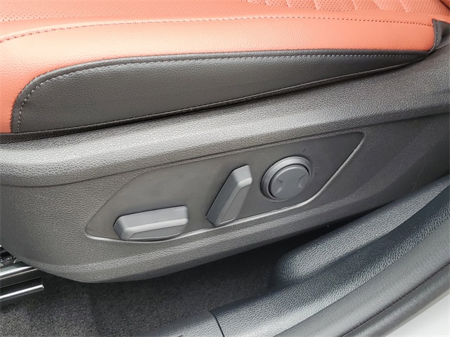 2026 Kia Sportage SX photo 13