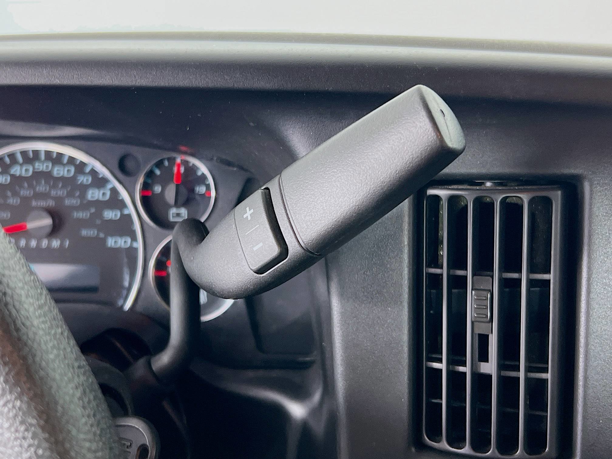 2023 Chevrolet Express 2500 Cargo photo 12