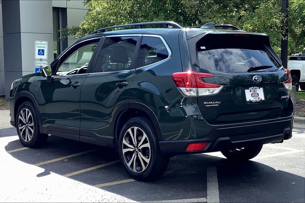 2022 Subaru Forester Limited photo 9