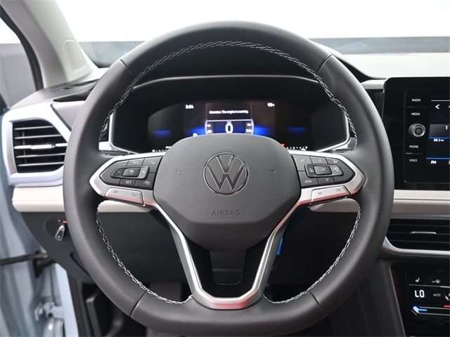 2025 Volkswagen Taos SE photo 25