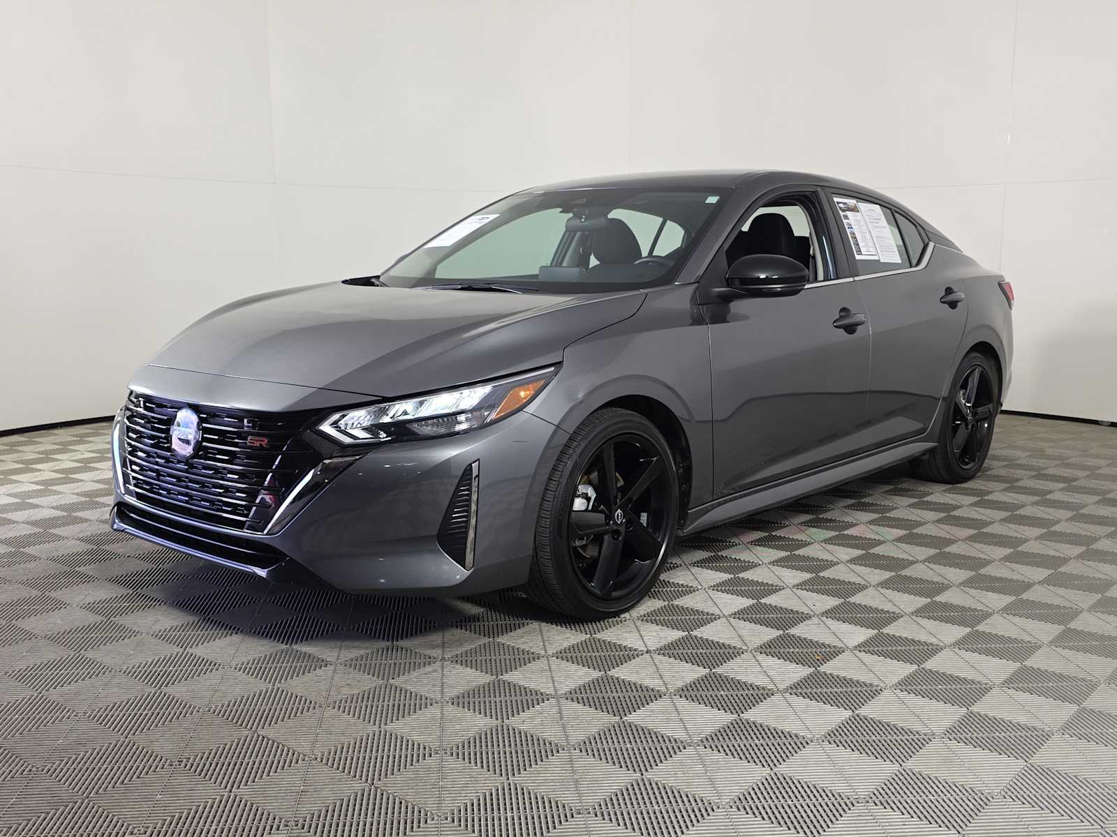 2024 Nissan Sentra SR photo 2