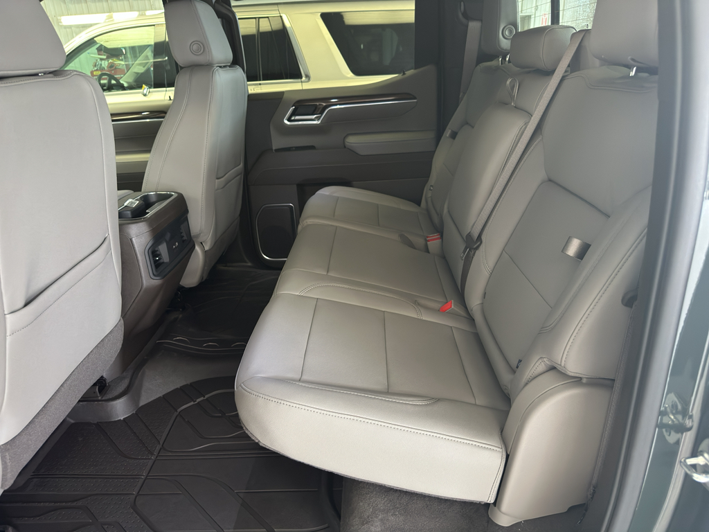 2025 Chevrolet Silverado 1500 LT photo 8