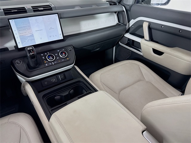 2023 Land Rover Defender 130 First Edition photo 23