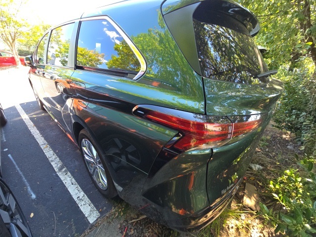 2023 Toyota Sienna Platinum photo 4