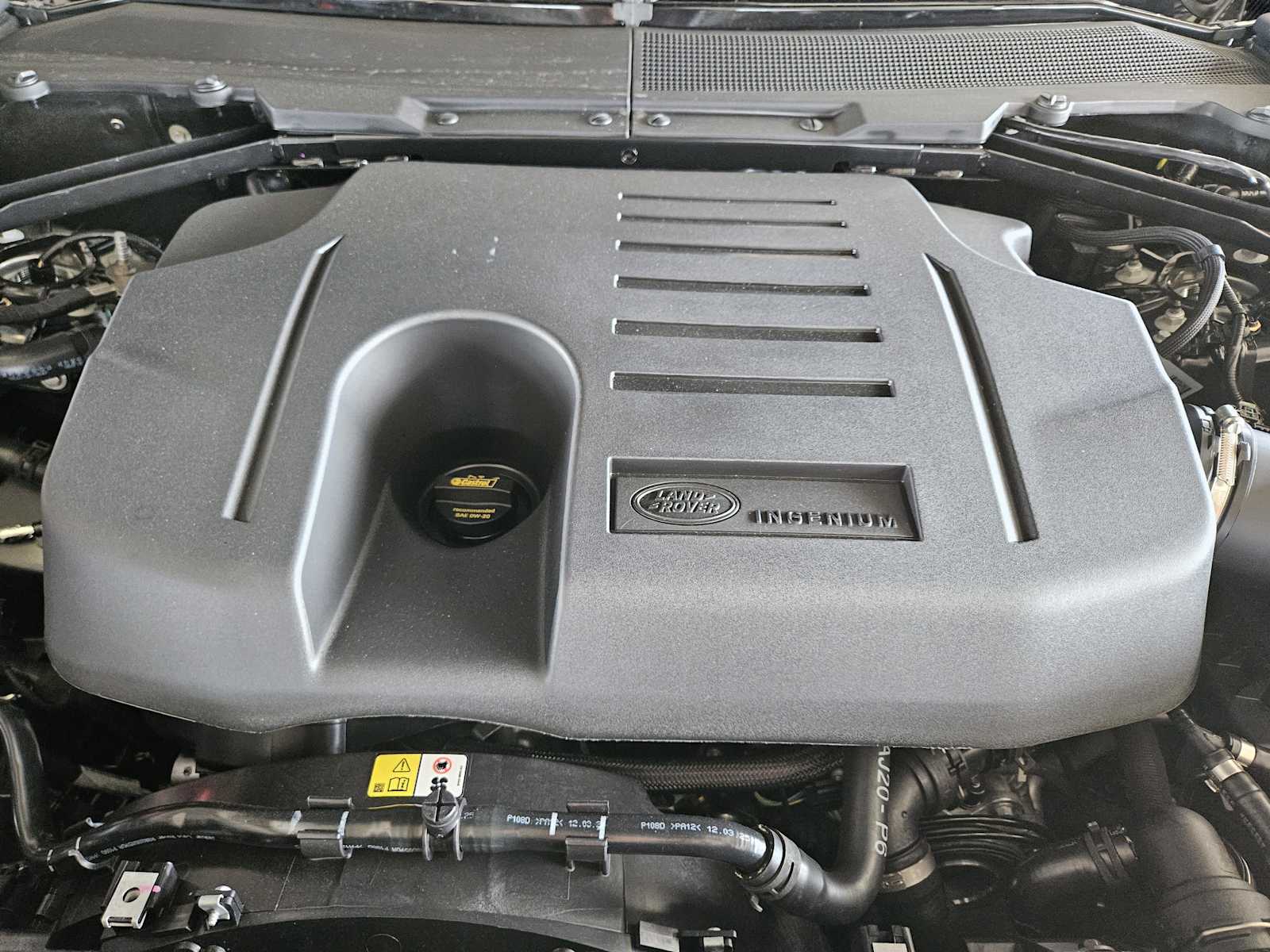 2025 Land Rover Defender 110 X-Dynamic SE photo 28