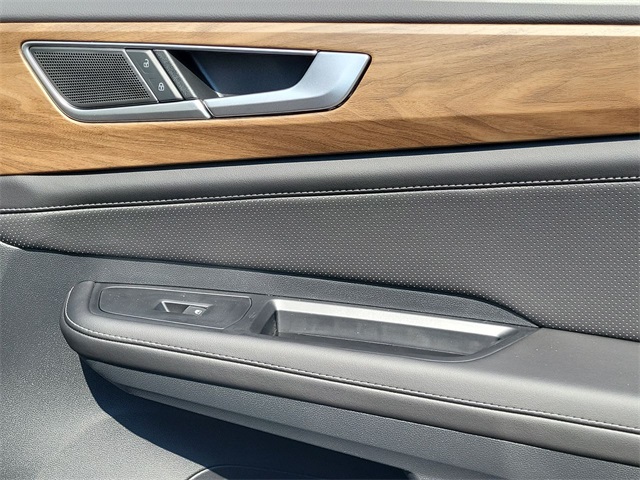 2025 Volkswagen Atlas SE Technology photo 15