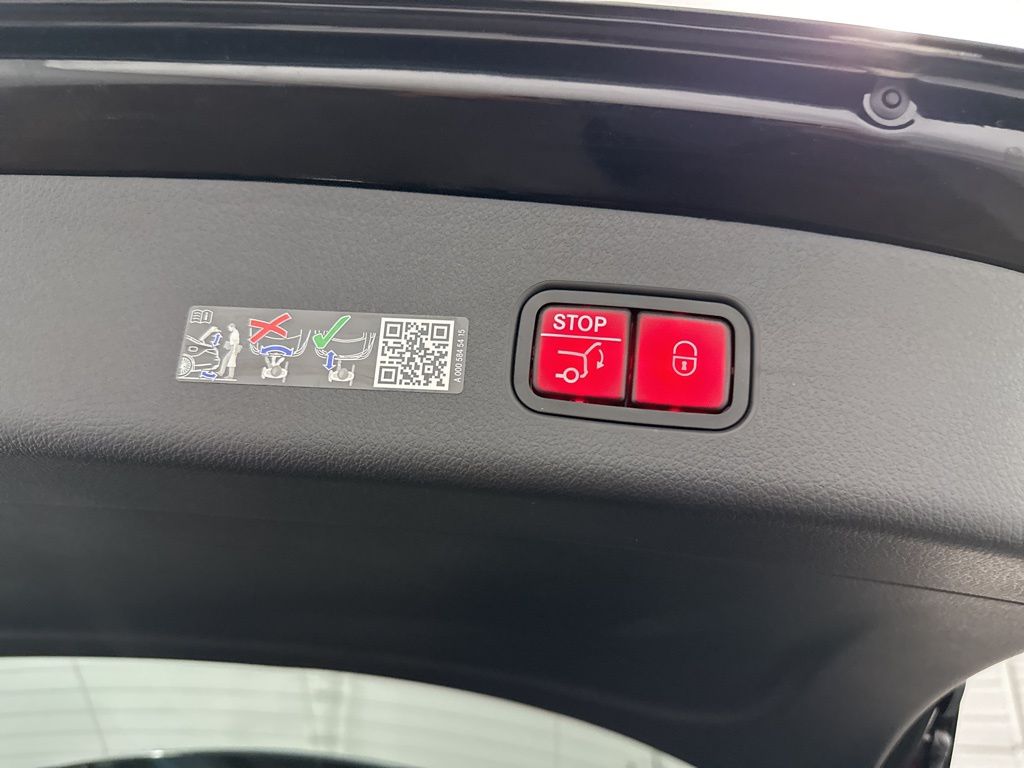 2026 Mercedes Benz GLC 300 photo 20