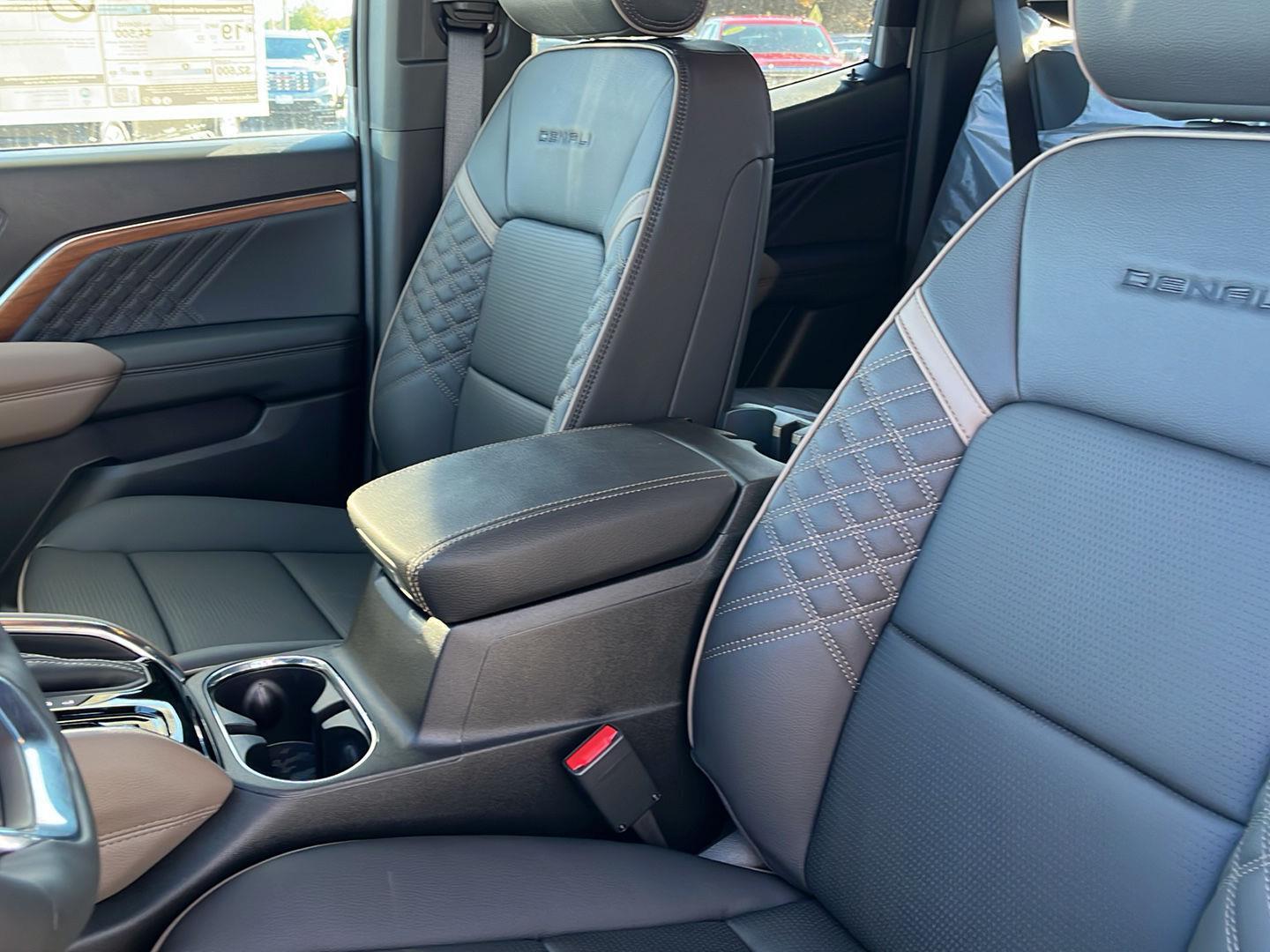 2026 Gmc Canyon Denali photo 9
