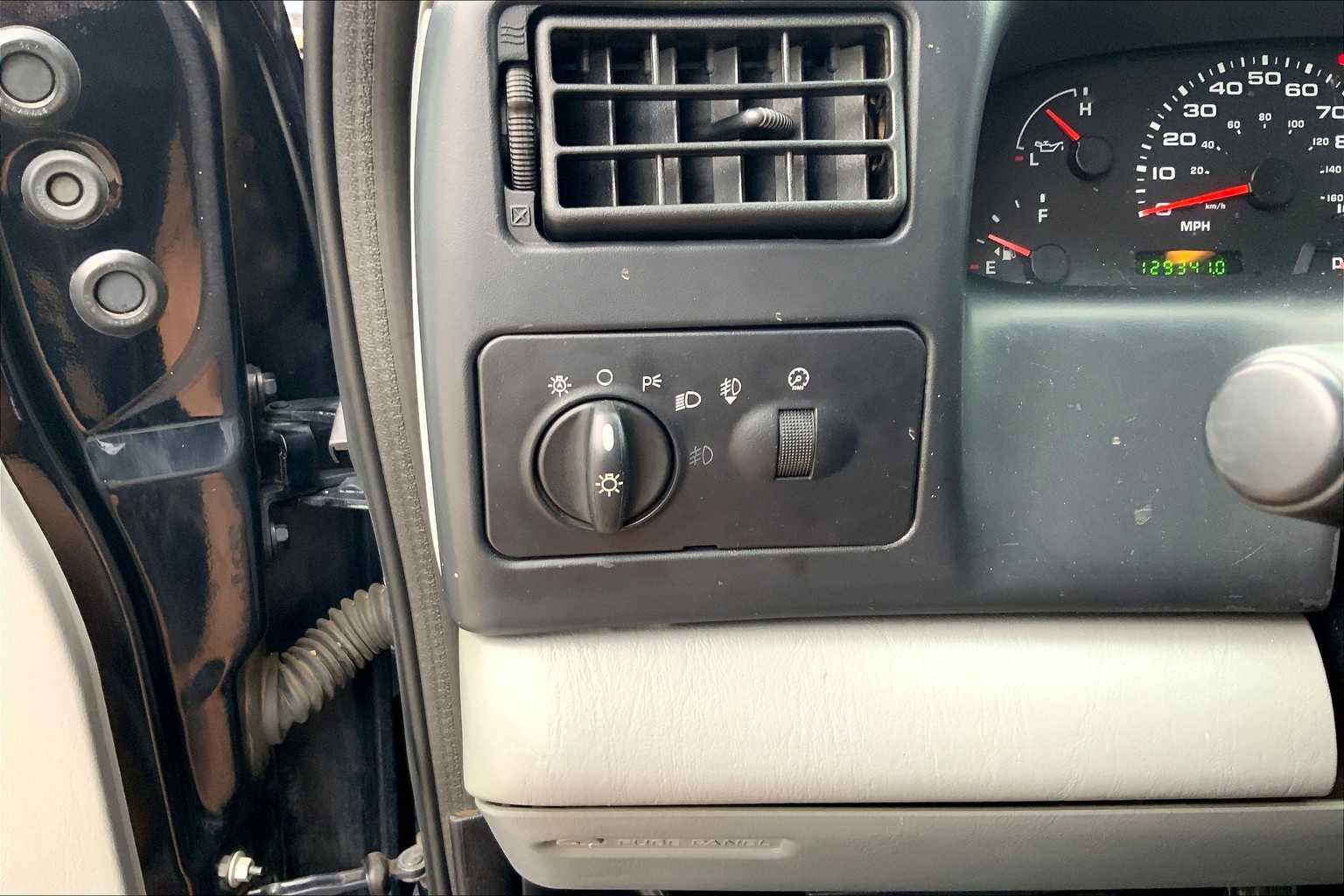 2003 Ford F-250 XLT photo 29