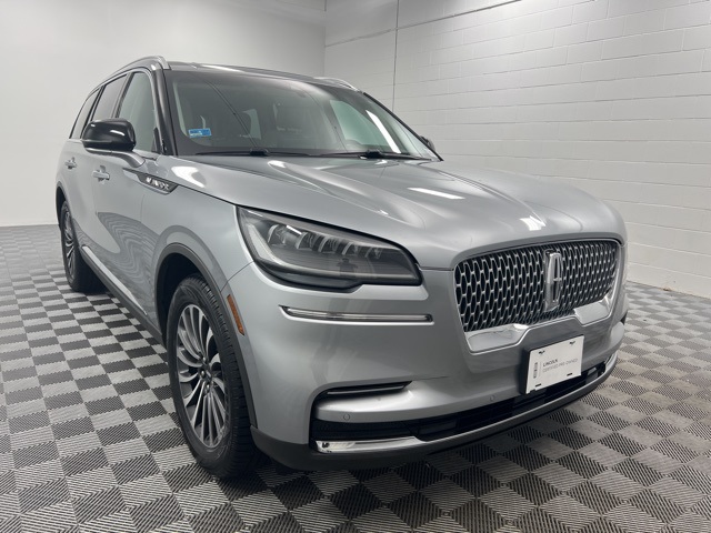 2022 Lincoln Aviator Base's photo