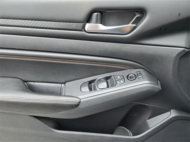 2022 Nissan Altima 2.5 SR photo 28