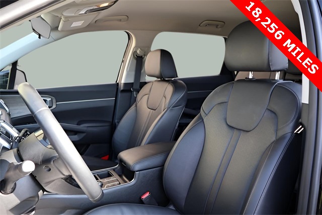 2022 Kia Sorento S photo 3