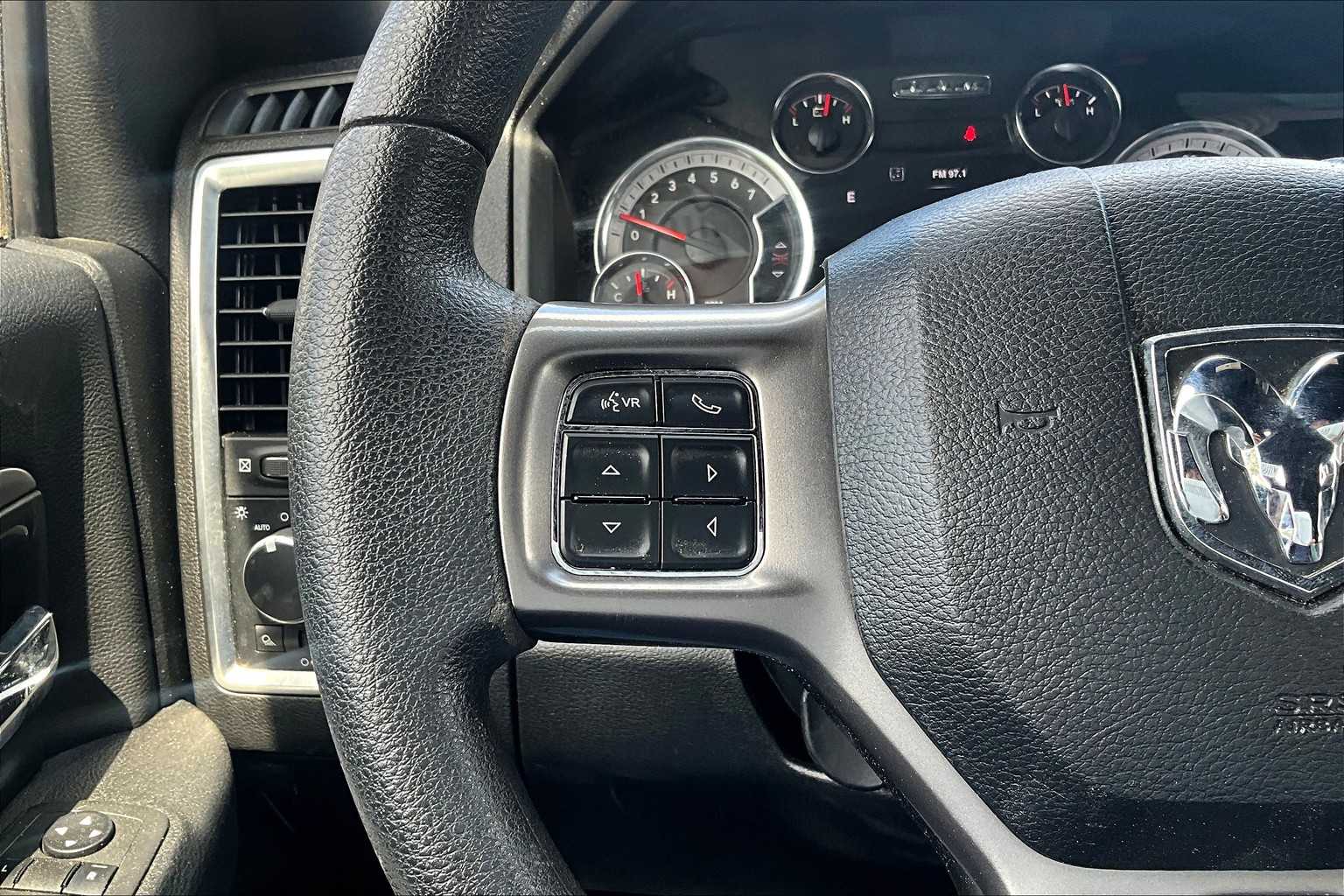 2022 Ram 1500 Classic Warlock photo 19
