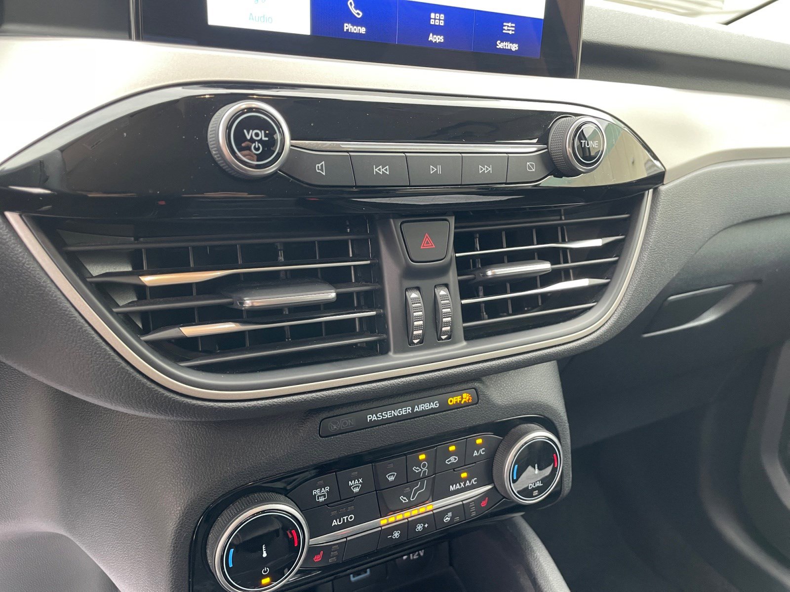 2022 Ford Escape SEL photo 22