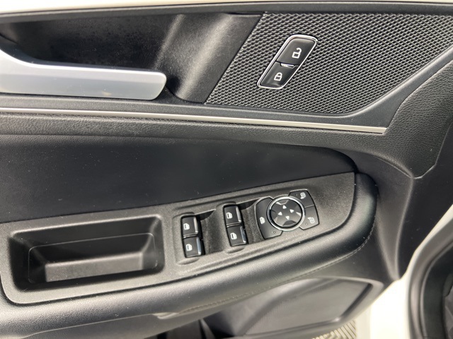 2022 Ford Edge SEL photo 13