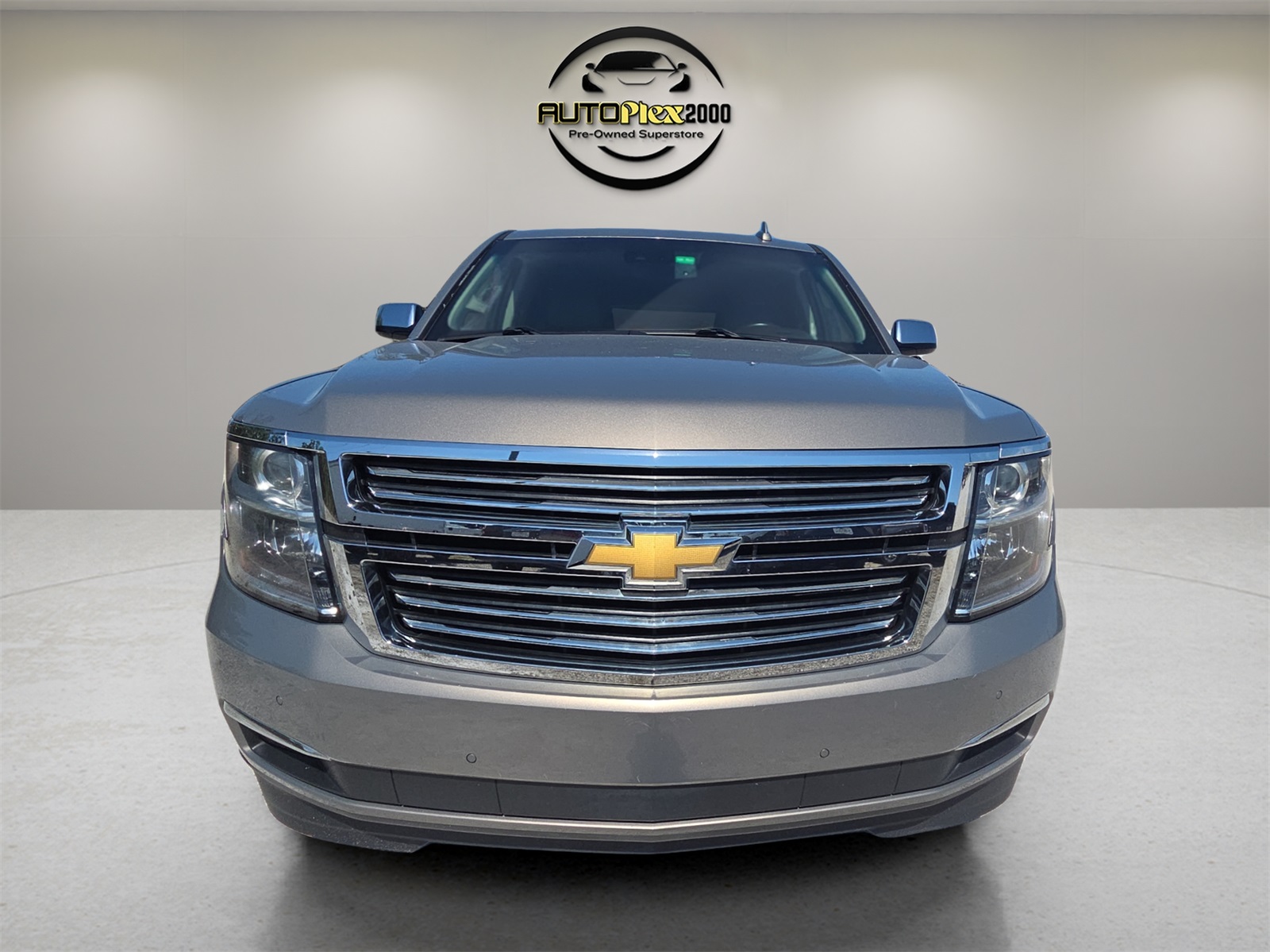 2019 Chevrolet Tahoe Premier photo 2