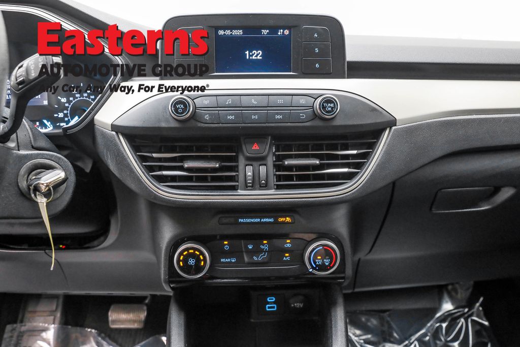 2022 Ford Escape S photo 10