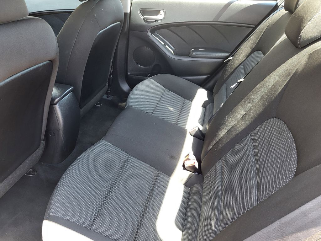 2017 Kia Forte LX Base photo 16