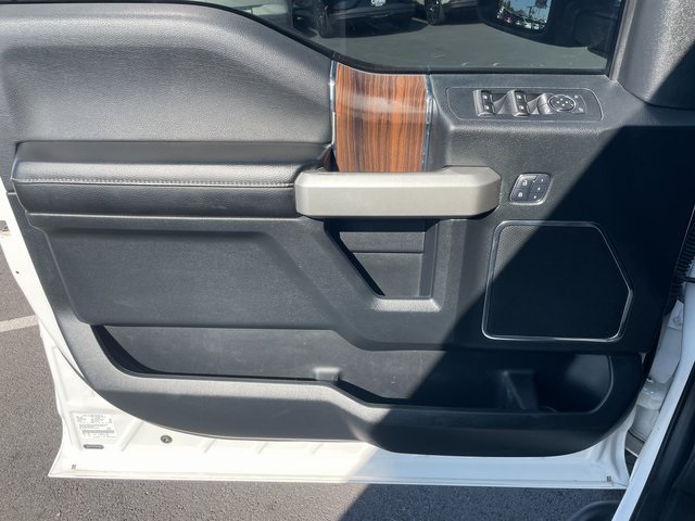 2015 Ford F-150 Lariat photo 18