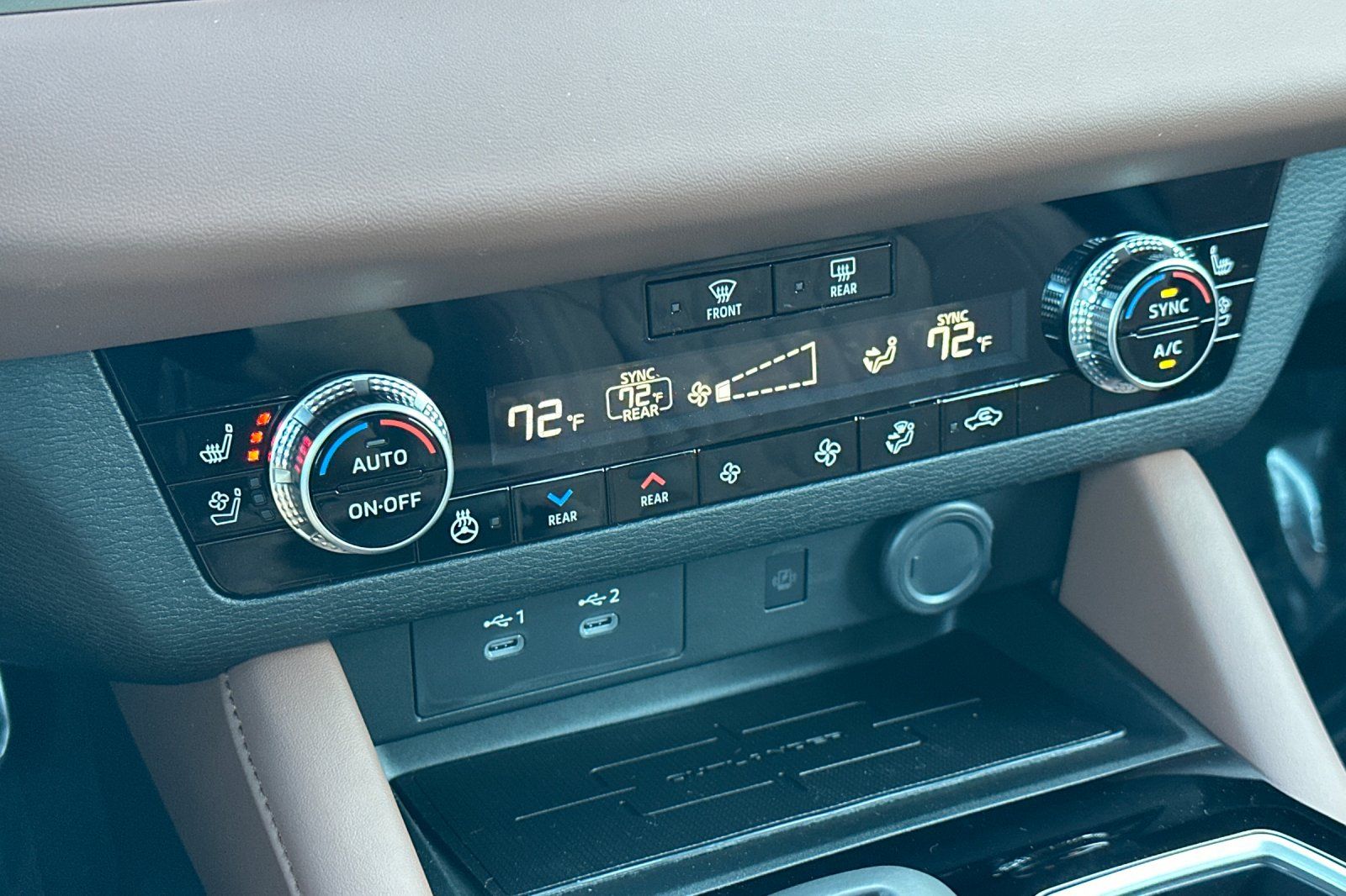 2025 Mitsubishi Outlander SEL photo 20