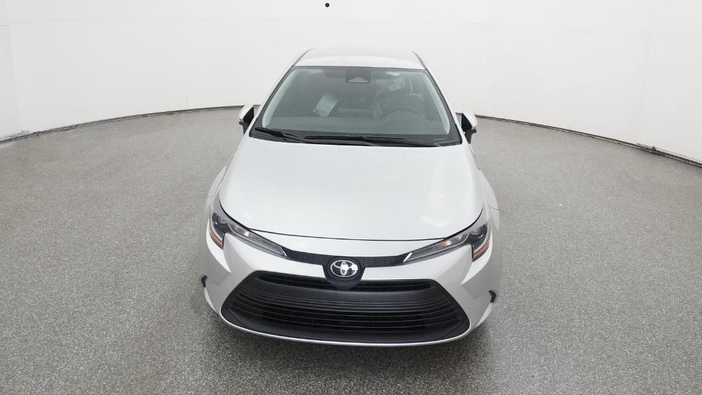 2025 Toyota Corolla LE photo 2