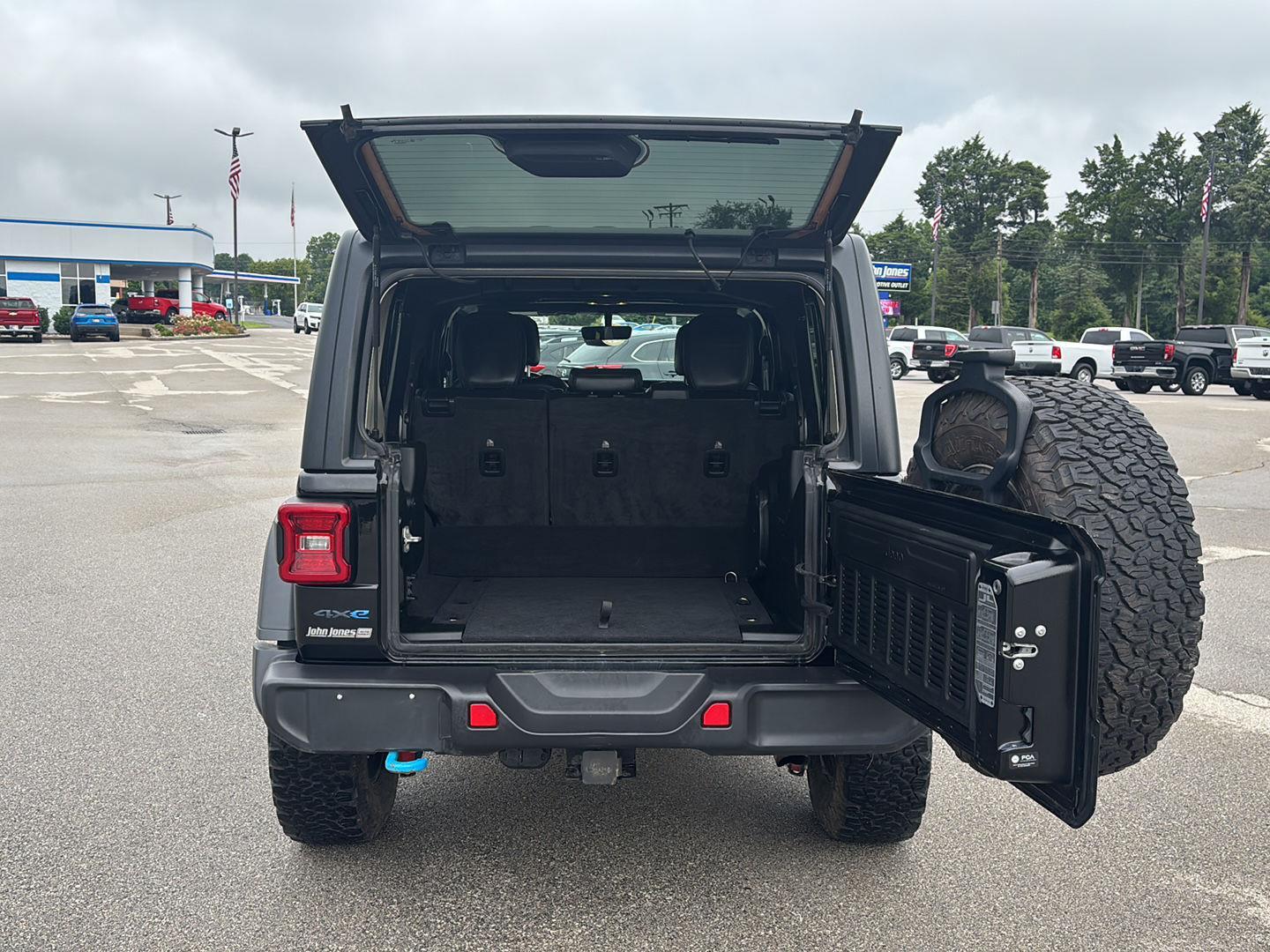 2022 Jeep Wrangler 4xe Unlimited Rubicon photo 10