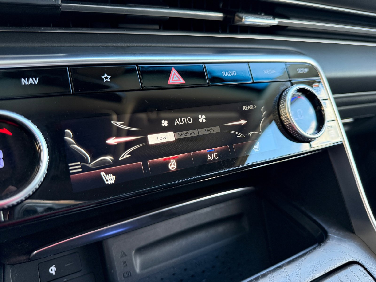 2024 Genesis GV80 2.5T photo 24