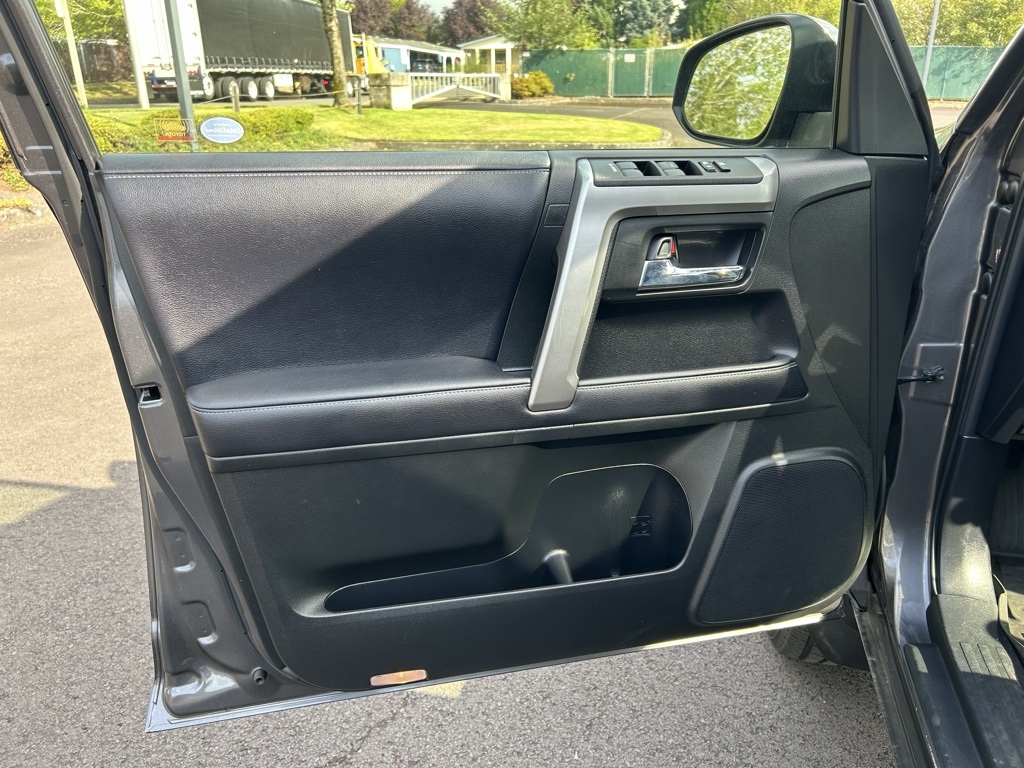 2019 Toyota 4Runner SR5 Premium photo 8