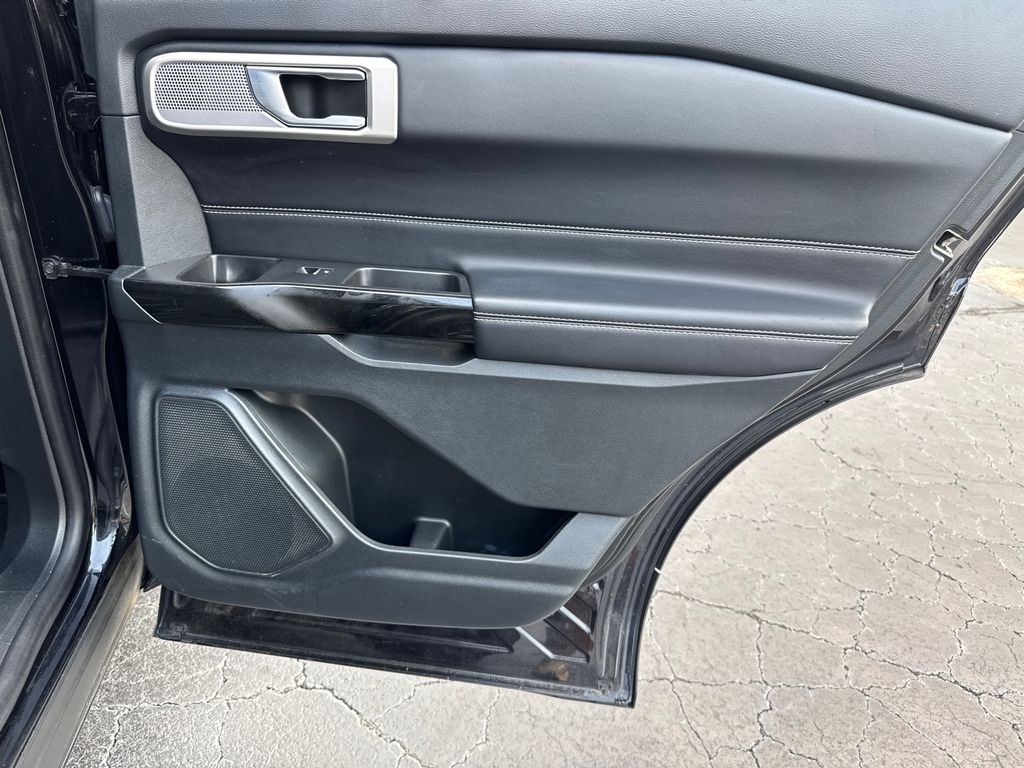 2021 Ford Explorer ST photo 14