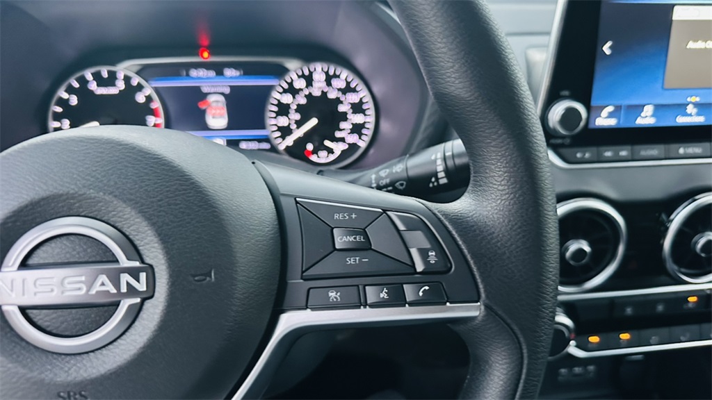 2025 Nissan Sentra SV photo 18