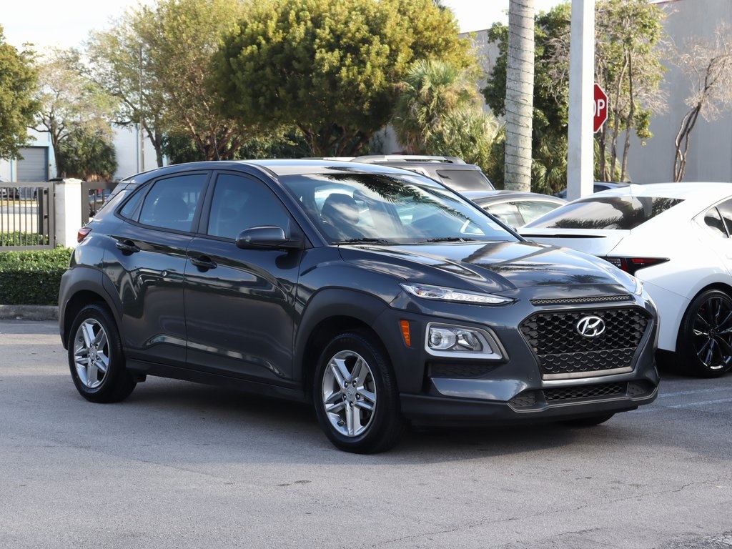 Used 2021 Hyundai Kona SE with VIN KM8K12AA5MU734507 for sale in Doral, FL