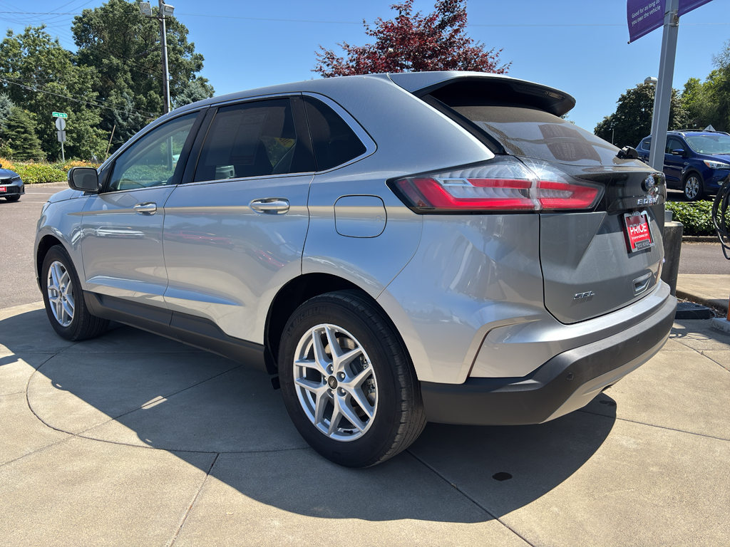 2024 Ford Edge SEL photo 3