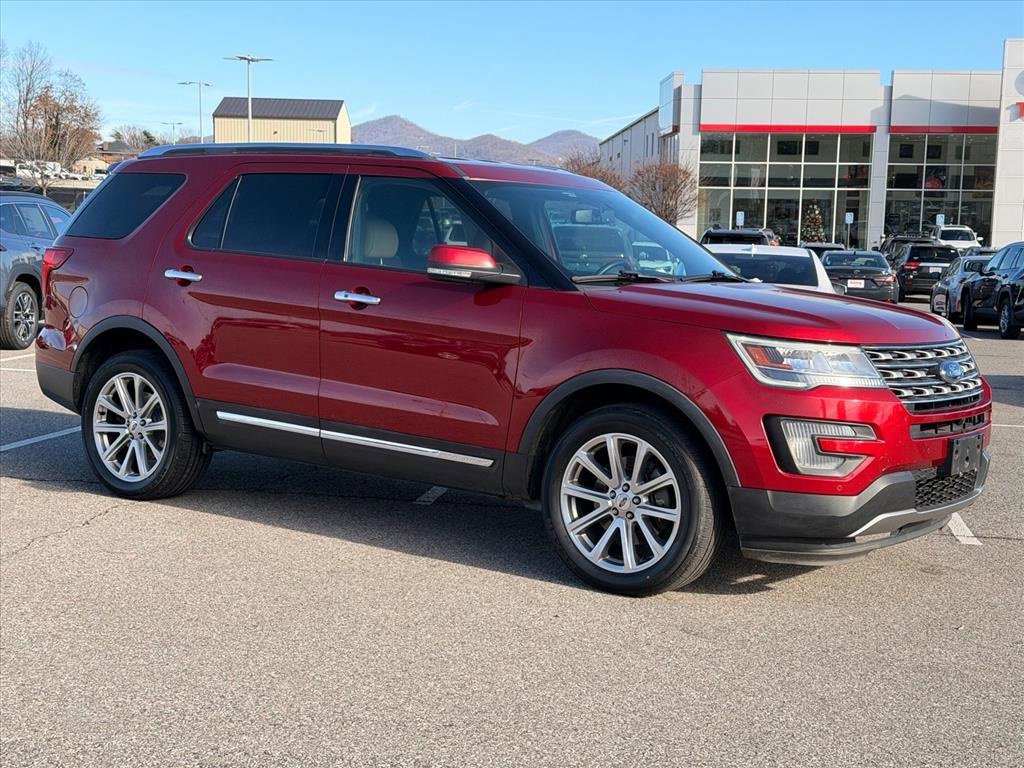 2017 Ford Explorer Limited's photo
