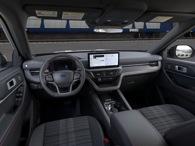 2025 Ford Explorer ST-Line photo 3