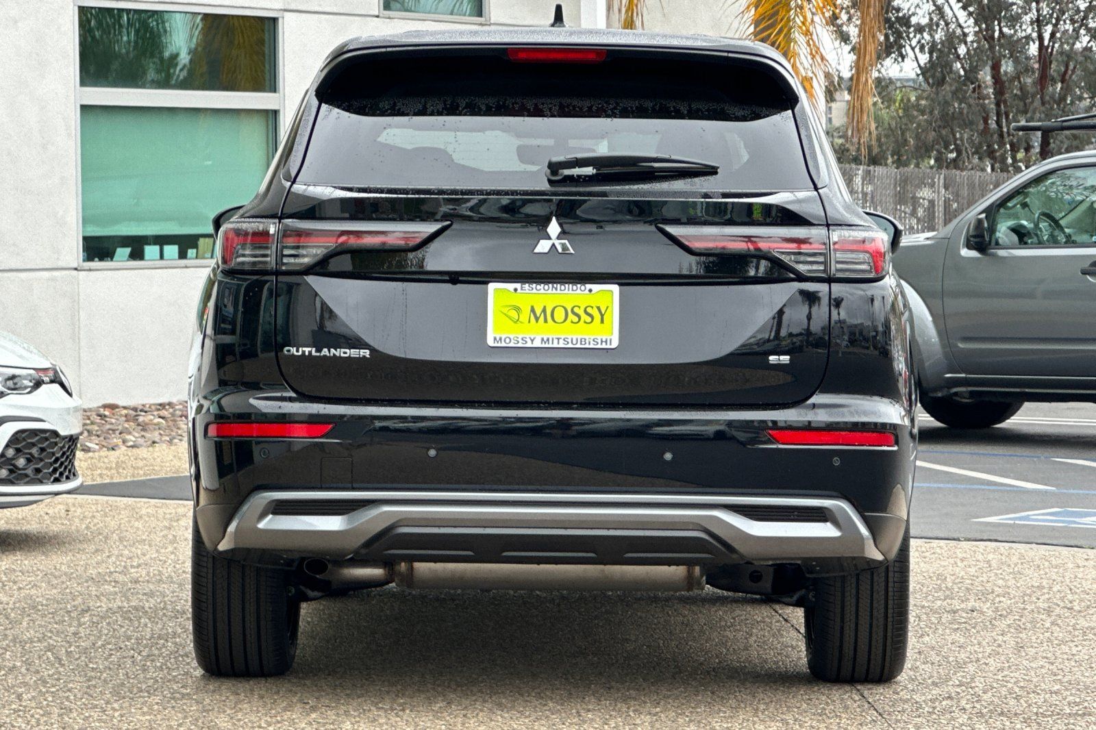 2025 Mitsubishi Outlander SE photo 5