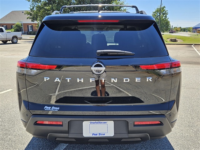2025 Nissan Pathfinder SV photo 11