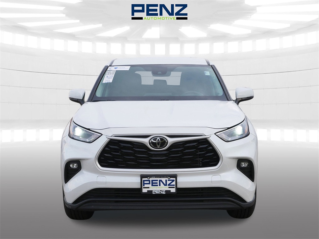 Used 2024 Toyota Highlander LE with VIN 5TDKDRBH8RS549945 for sale in Rochester, Minnesota