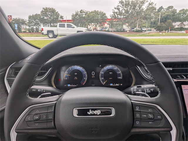 2025 Jeep Grand Cherokee Limited photo 26