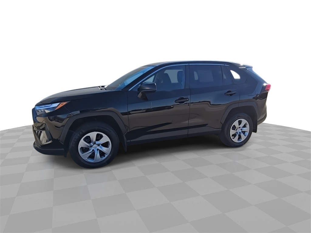 2023 Toyota RAV4 LE photo 2