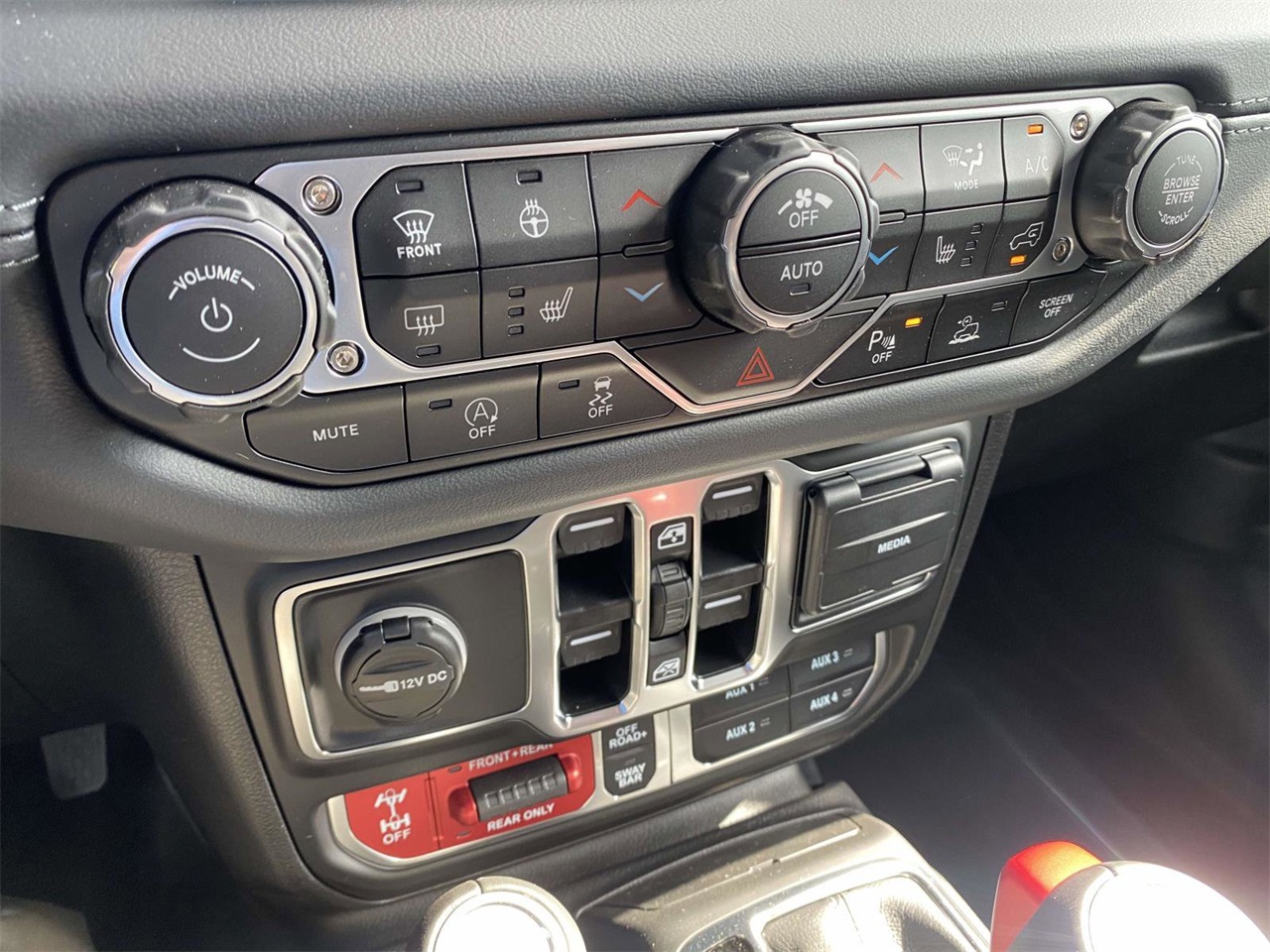 2025 Jeep Gladiator Rubicon photo 18