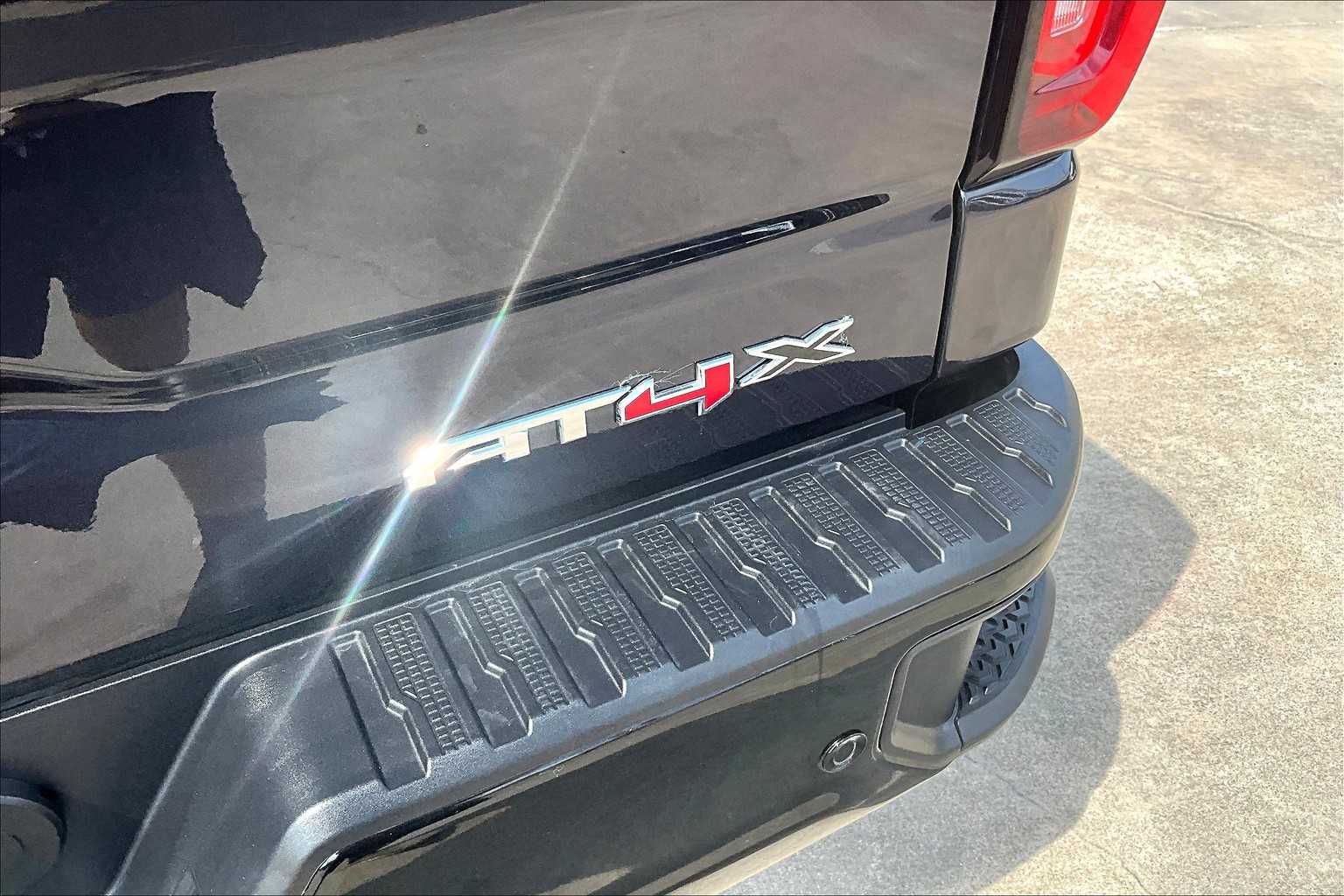 2025 Gmc Sierra 1500 AT4X photo 9
