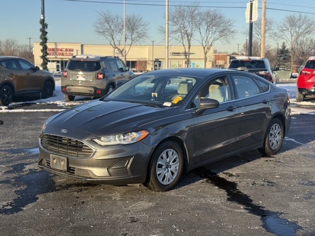 2020 Ford Fusion S's photo