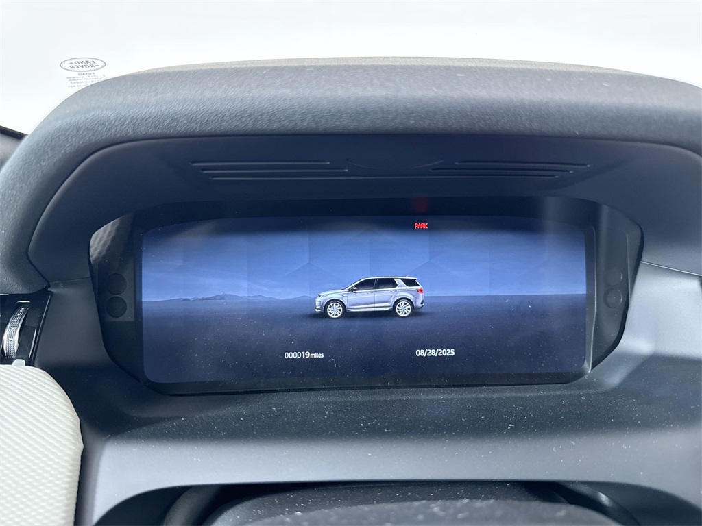 2025 Land Rover Discovery Sport SE photo 15