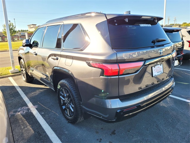 2023 Toyota Sequoia Platinum photo 3