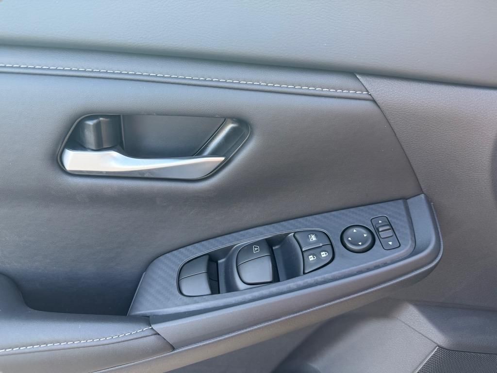 2025 Nissan Sentra SV photo 15