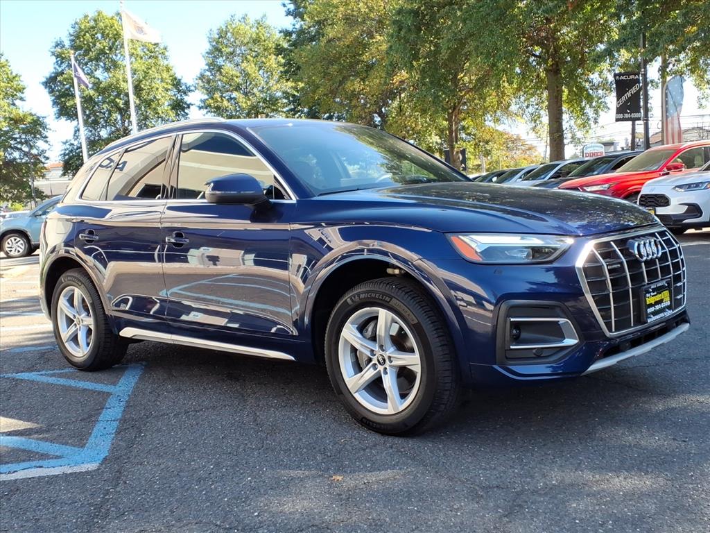 2021 Audi Q5 Premium 45 TFSI photo 2