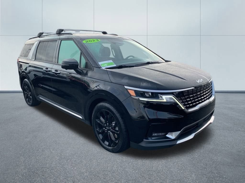 2023 Kia Carnival SX's photo