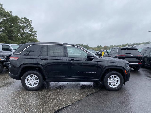 2023 Jeep Cherokee Laredo photo 2