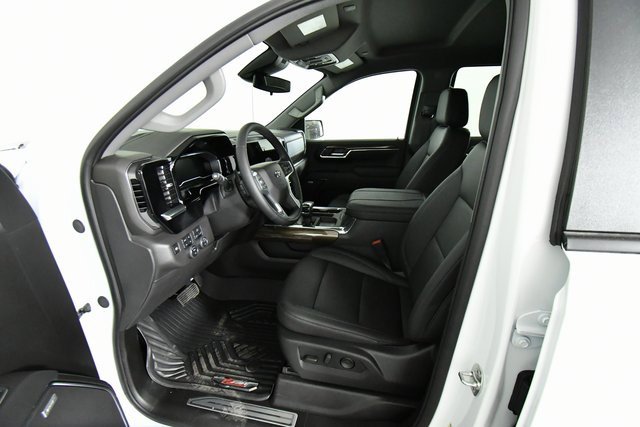 2025 Chevrolet Silverado 1500 LT Trail Boss photo 4